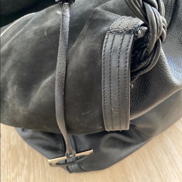 Ferragamo Black leather and suede weekender bag. Pre-owned - Picture 4 of 7